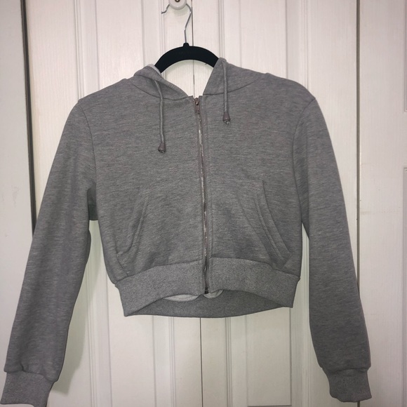 SUPER CUTE CROPPED GREY FLEECE ZIP UP - Picture 3 of 8